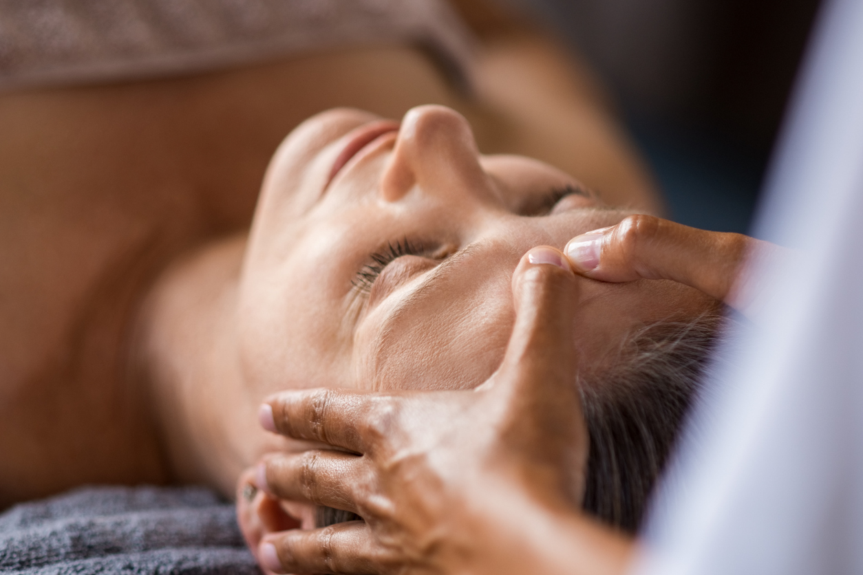 Soin anti-âge du visage, massage Kobido