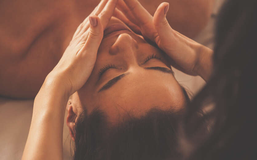 Massage facial relaxant, soin Kobido